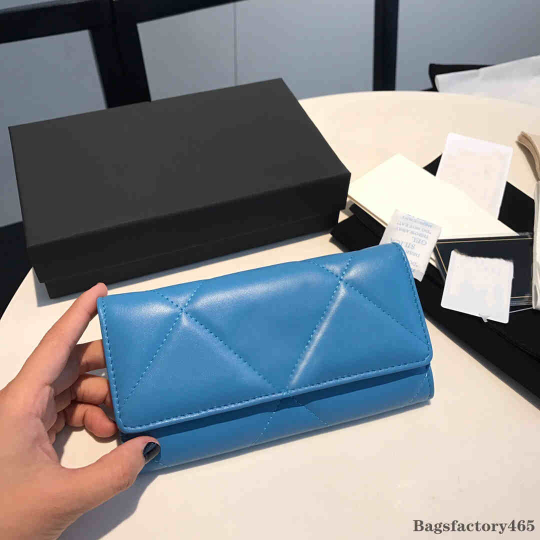 Hot sold top quality genuinel leather luxurys Designers women wallets 7color Classic womens shoulder bag wallet with box mens purses credit card holder passport, Red
Hot sold top quality genuinel leather luxurys Designers women wallets 7color Classic womens shoulder bag wallet with box mens purses credit card holder passport, Red