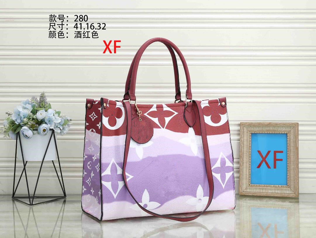 Fashion Designers Handbag Luxurys Bags handbags 5a Quality Ladies Shoulder Bag Patent Leather Diamond Cross body
Fashion Designers Handbag Luxurys Bags handbags 5a Quality Ladies Shoulder Bag Patent Leather Diamond Cross body