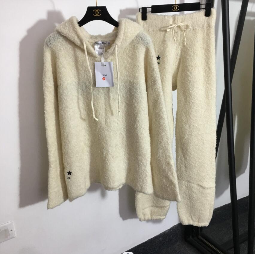 DI-OR Letter Knit S… - image