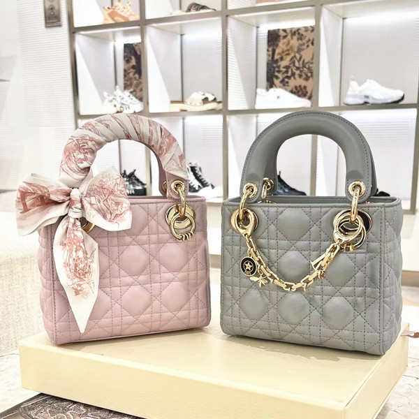 Womens LADY Diana CrossBody Bag Luxury tote small medium Detachable shoulder strap Designer Classic leather brand logo hangbags clutch mens Wallet metal chain Bags, 10
Womens LADY Diana CrossBody Bag Luxury tote small medium Detachable shoulder strap Designer Classic leather brand logo hangbags clutch mens Wallet metal chain Bags, 10