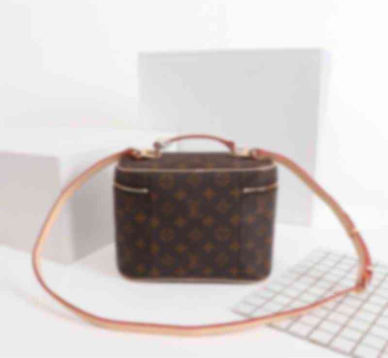 Cosmetic Bags & Cases Luxury Brand Designer M42265 BROWN LETTER Hot Sold clutch bag real leather handbag Evening Pouches, Picture show
Cosmetic Bags & Cases Luxury Brand Designer M42265 BROWN LETTER Hot Sold clutch bag real leather handbag Evening Pouches, Picture show