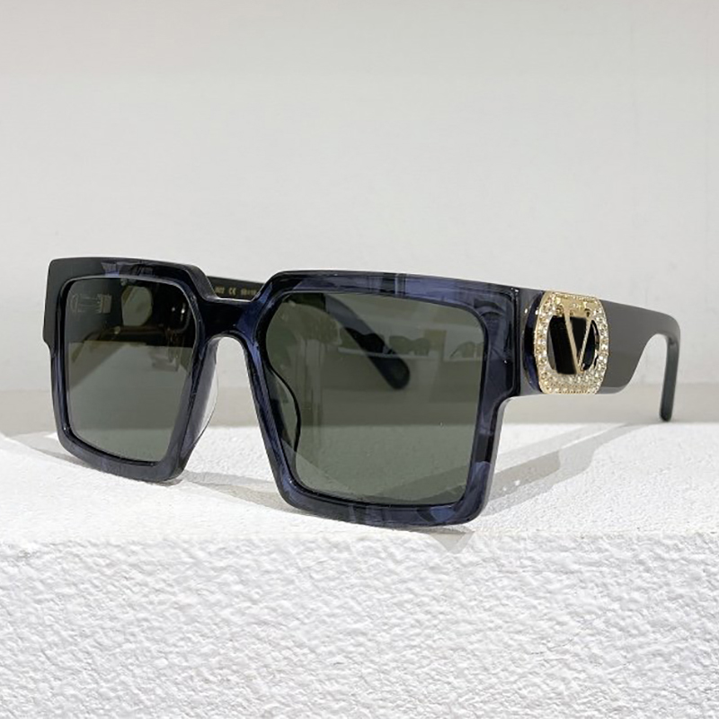 Luxury Sunglasses Fashion Ins Net Red Same Men and Women Travel Vacation Leisure Cycling Leisure Buffa Horn Gradient Eyeglass with Box
Luxury Sunglasses Fashion Ins Net Red Same Men and Women Travel Vacation Leisure Cycling Leisure Buffa Horn Gradient Eyeglass with Box