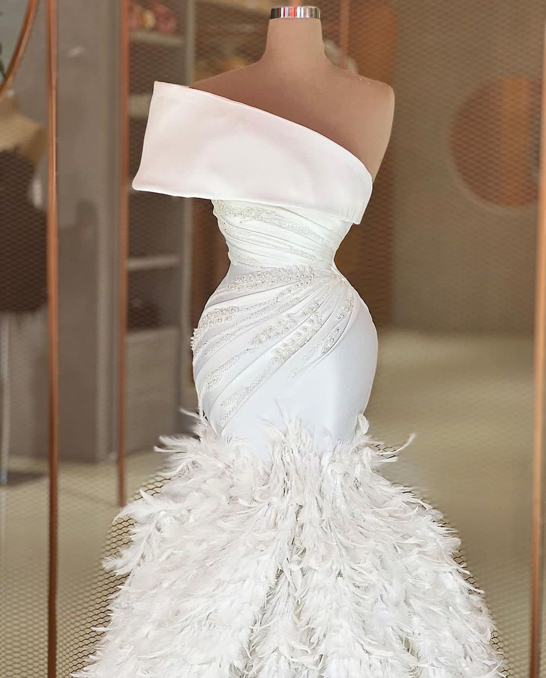 Satin White Prom Lace Sleeveless Bateau Appliques Shiny Beaded Sequins Feather Evening Dresses Or Length Party Gowns Plus Size Custom Made Lz0304
