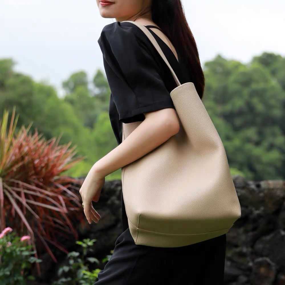 Women Designers Bags Luxurys The Row Tote Crossbody Leather Bucket Half Moon Bag Crescent Underarm Shoulder Purse U3IU TTL4, Multi
Women Designers Bags Luxurys The Row Tote Crossbody Leather Bucket Half Moon Bag Crescent Underarm Shoulder Purse U3IU TTL4, Multi