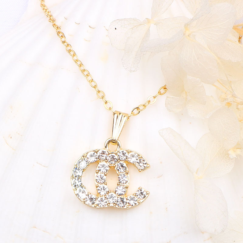 Luxury Brand Designers Gold Silver Plated C-Letters Pendant Necklaces Chain Geometric Famous Crystal Rhinestone Necklace Wedding Party Jewerlry Accessories
Luxury Brand Designers Gold Silver Plated C-Letters Pendant Necklaces Chain Geometric Famous Crystal Rhinestone Necklace Wedding Party Jewerlry Accessories