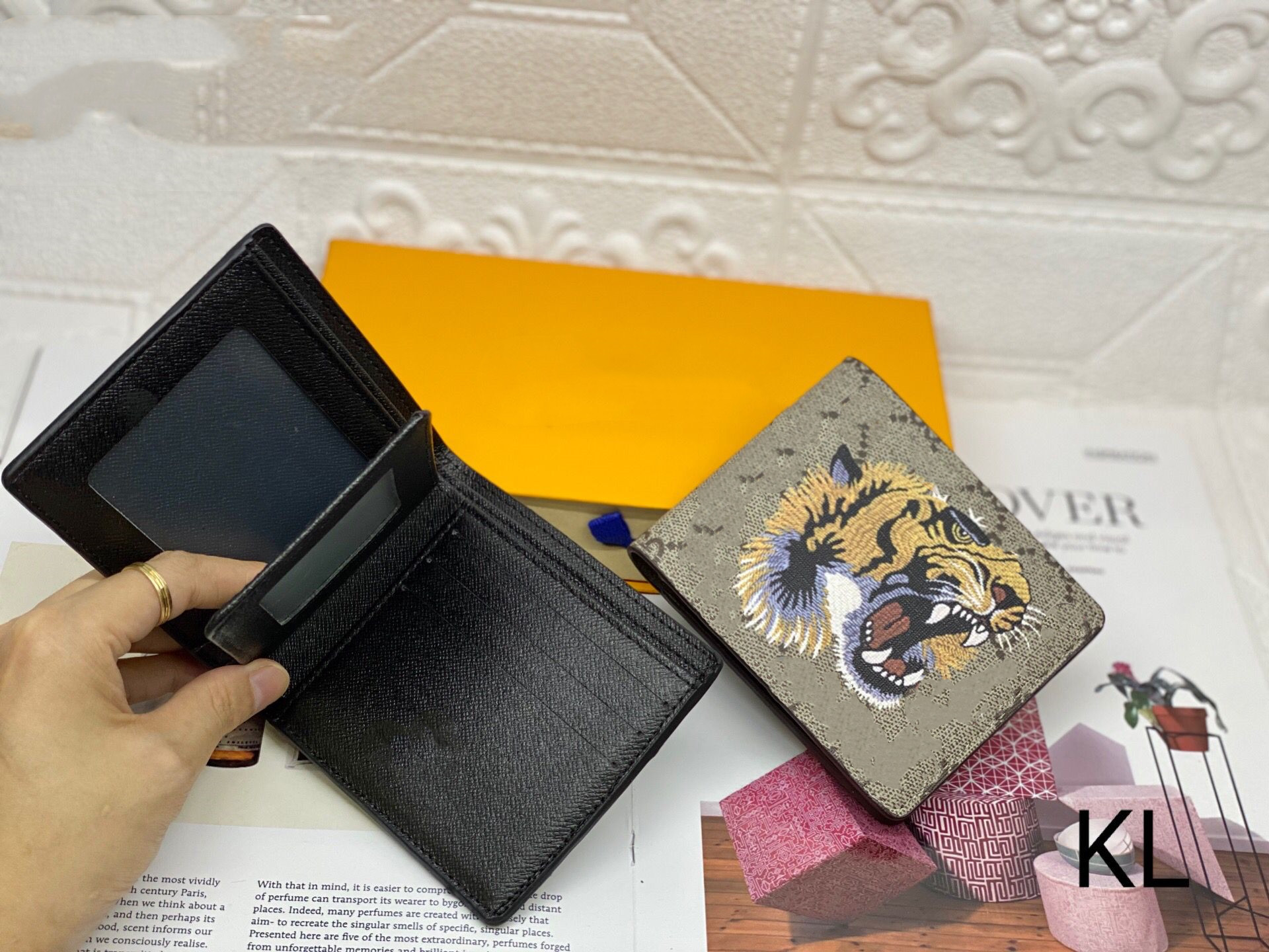 2022 Womens Men women Key Wallets Designer Fashion Coin Purse Card Holder genuine leather Bag
2022 Womens Men women Key Wallets Designer Fashion Coin Purse Card Holder genuine leather Bag