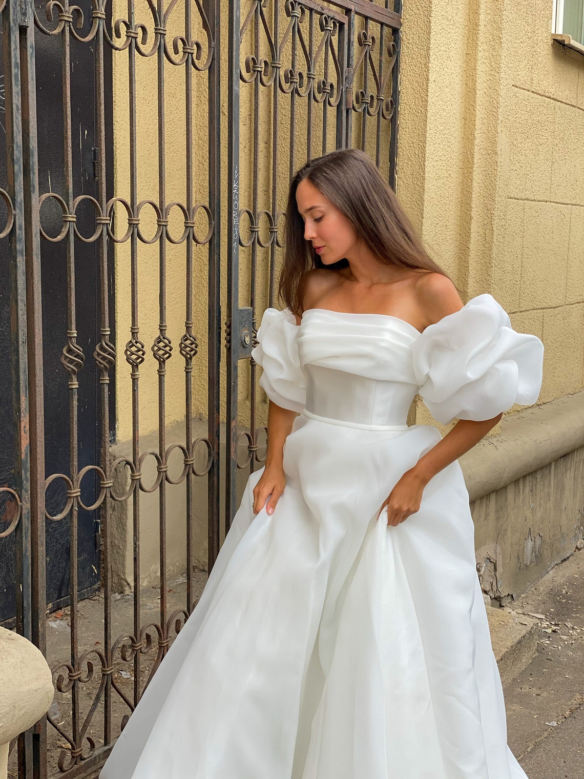 Princess White A-Line Wedding Dresses Long Organza Bridal Gowns With Detachable Short Sleeves Ruched Pleats Simple Romantic Robe De Mariage