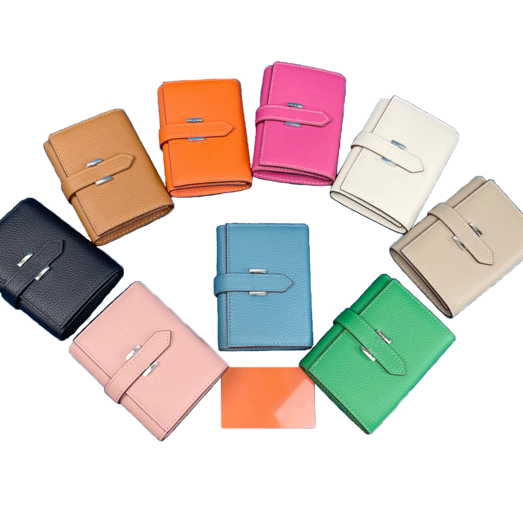 Fashion flowers designer wallets Men Women leather bags High Quality Classic Letters Purse 0176 litchi pattern, Make up the difference
Fashion flowers designer wallets Men Women leather bags High Quality Classic Letters Purse 0176 litchi pattern, Make up the difference