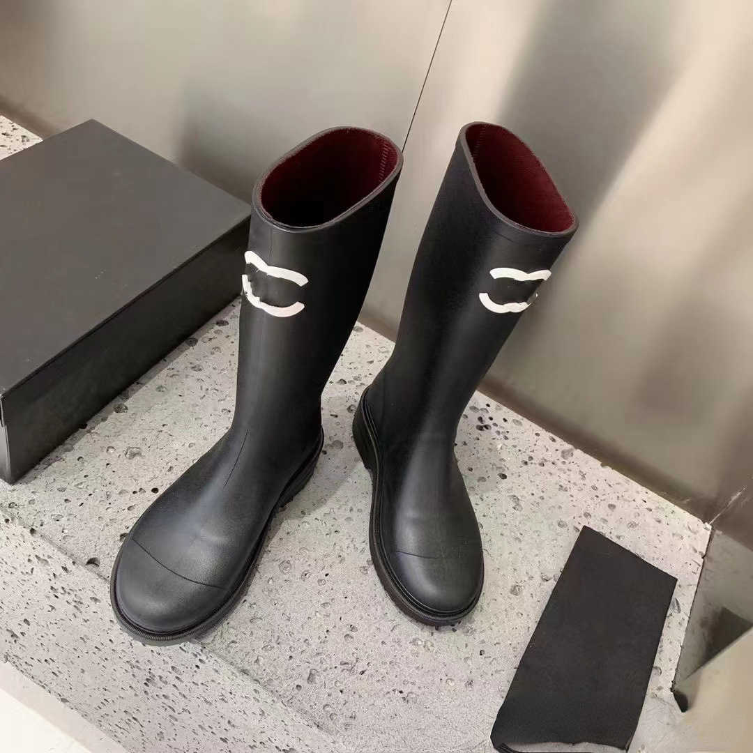 Small Fragrance Medium Sleeve Rain Boots for Women 2022 Edition Red Inside Long Knee length Rubber Rain Shoes Thick soled High T220923, Black
Small Fragrance Medium Sleeve Rain Boots for Women 2022 Edition Red Inside Long Knee length Rubber Rain Shoes Thick soled High T220923, Black