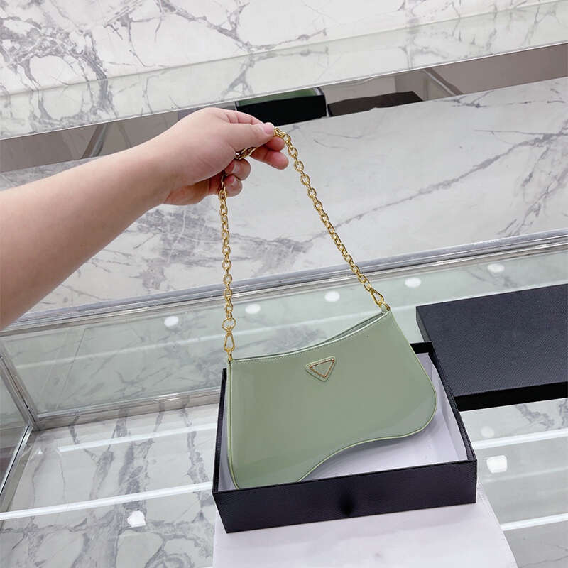 2023 Top Quality Designer Bags Woman Fashion Chain Handbags Shoulder Bag Lady Genuine Leather Classic Messenger Crossbody Bags Luxury Hot, Black
2023 Top Quality Designer Bags Woman Fashion Chain Handbags Shoulder Bag Lady Genuine Leather Classic Messenger Crossbody Bags Luxury Hot, Black