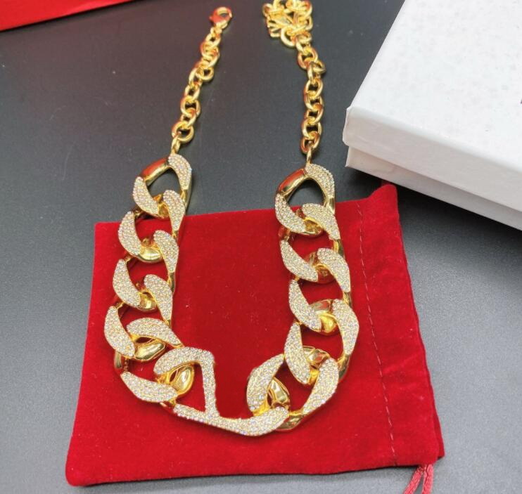 Gold personalized women earrings hoop full diamonds V letter Sign simple circle earring stud fashion exaggerated earrings Designer Jewelry WEE222