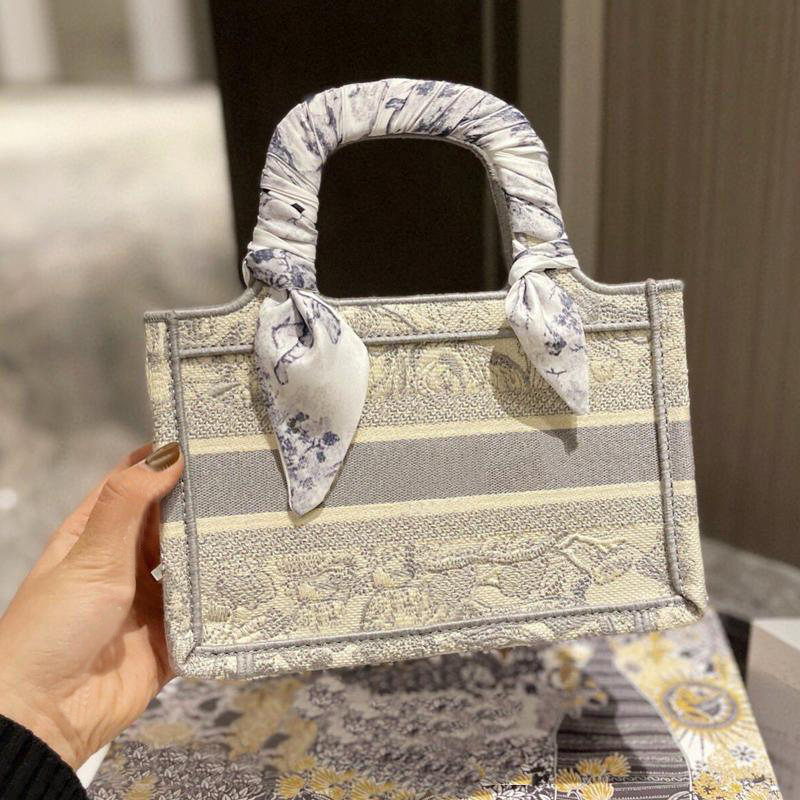 Designer Tote Bag Mini Canvas Embroidery Women Handbag Letter Tiger Handbags Purse Backpack Womens Classic Shoulder Bags Wallet Clutch Travel Luxury Totes 22cm
Designer Tote Bag Mini Canvas Embroidery Women Handbag Letter Tiger Handbags Purse Backpack Womens Classic Shoulder Bags Wallet Clutch Travel Luxury Totes 22cm