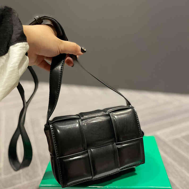 Evening Bags Bags Shoulder Mini Pillow Bag Women 6 Colors Designer Handbags Totes Crossbody Bag Leather Handbag Purses 220708Multi Pochette
Evening Bags Bags Shoulder Mini Pillow Bag Women 6 Colors Designer Handbags Totes Crossbody Bag Leather Handbag Purses 220708Multi Pochette