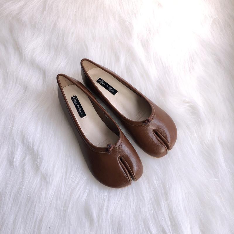 Microfiber Leather Tabi Ninja Shoes: Comfy Split-Toe Flats for Women