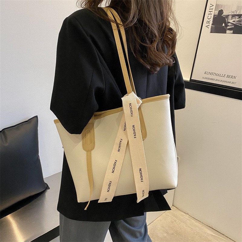 M41053 Handbags Women Embossing Leather Shoulder Bags Top-Handie Bag Purse Lady Messenger Bag Purse Designers Handbag Tote Woman Wallet, 2-black
M41053 Handbags Women Embossing Leather Shoulder Bags Top-Handie Bag Purse Lady Messenger Bag Purse Designers Handbag Tote Woman Wallet, 2-black