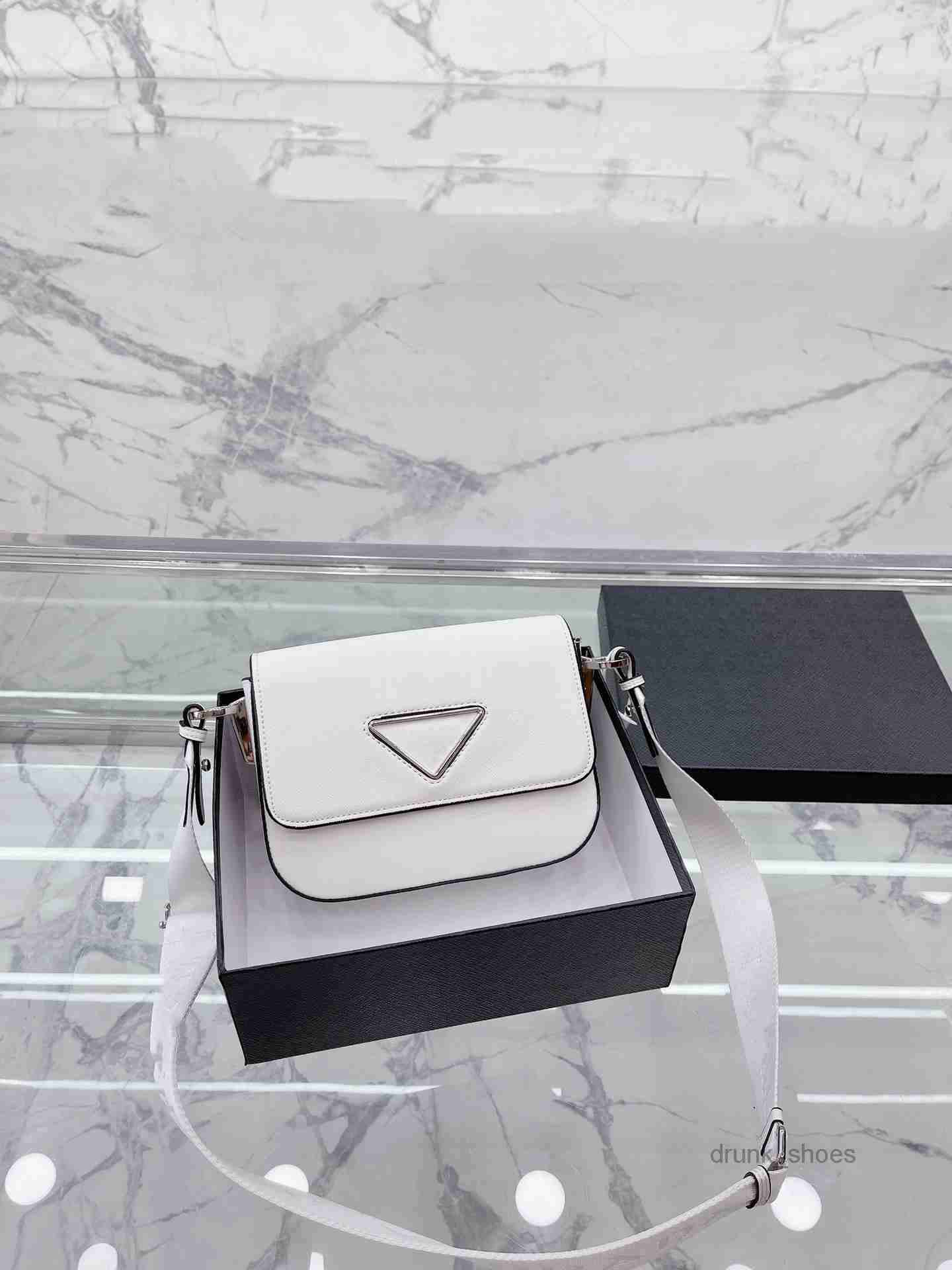 Evening Bags Summer Fashion Women's Bags Designer Bags Crossbody Shoulder Postman Handbags Versatile Black White
Evening Bags Summer Fashion Women's Bags Designer Bags Crossbody Shoulder Postman Handbags Versatile Black White