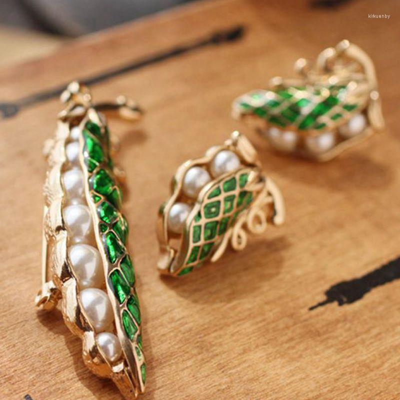 Brooches 2022 Plant Flowers And Ornaments European American Jewelry Antique Green Enamel Pearl Pea Pods Femal
Brooches 2022 Plant Flowers And Ornaments European American Jewelry Antique Green Enamel Pearl Pea Pods Femal