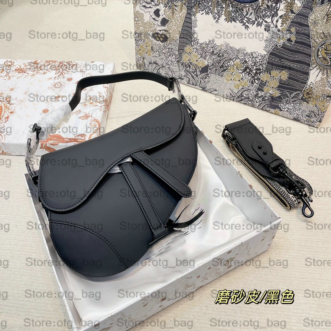 Good Lucky OBLIQUE Saddles Bag Womens Crocodile Nubuck Leather Designer Crossbody Classic Metal Handbags Canvas Strap Smooth Shoulder Bags Luxurys Clutch, Customize
Good Lucky OBLIQUE Saddles Bag Womens Crocodile Nubuck Leather Designer Crossbody Classic Metal Handbags Canvas Strap Smooth Shoulder Bags Luxurys Clutch, Customize