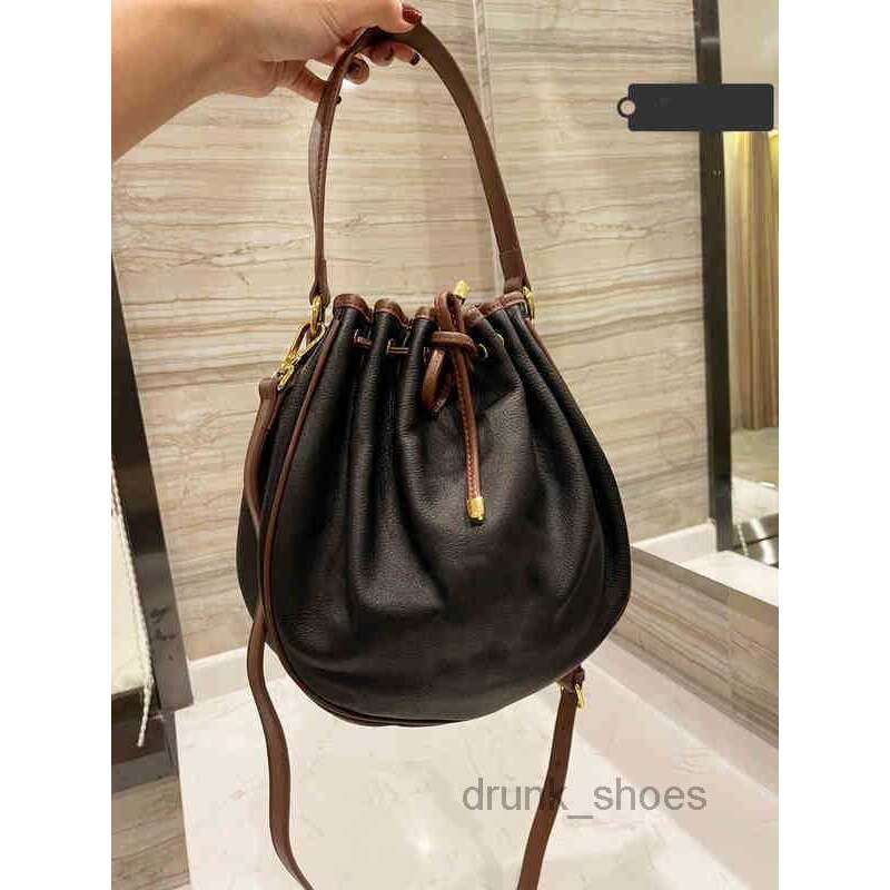 Evening Bags Shoulder Bags Luxury Ladies Bucket Tote Women Balck Handbag Leather Large Capacity Messenger Designer Crossbody Female Purses, Black
Evening Bags Shoulder Bags Luxury Ladies Bucket Tote Women Balck Handbag Leather Large Capacity Messenger Designer Crossbody Female Purses, Black