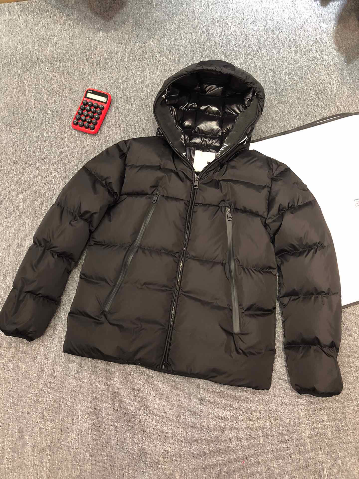 Designer Montcla Mens Down Jackets Neckline Letter Embroidered Womens hooded Winter Coats Parkas Arm Badge Thick Outerwear maya puffer Jacket With Zippers, Sold out
Designer Montcla Mens Down Jackets Neckline Letter Embroidered Womens hooded Winter Coats Parkas Arm Badge Thick Outerwear maya puffer Jacket With Zippers, Sold out