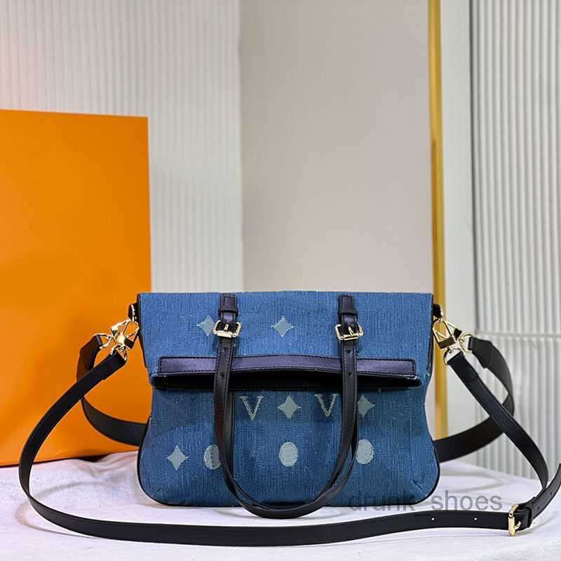 Evening Bags Denim Handbag Shoulder Bag Women Tote Crossbody Bags Classic Letter Printing Foldable Clutch Pouch Removable Adjustable Strap Wallet Purse
Evening Bags Denim Handbag Shoulder Bag Women Tote Crossbody Bags Classic Letter Printing Foldable Clutch Pouch Removable Adjustable Strap Wallet Purse