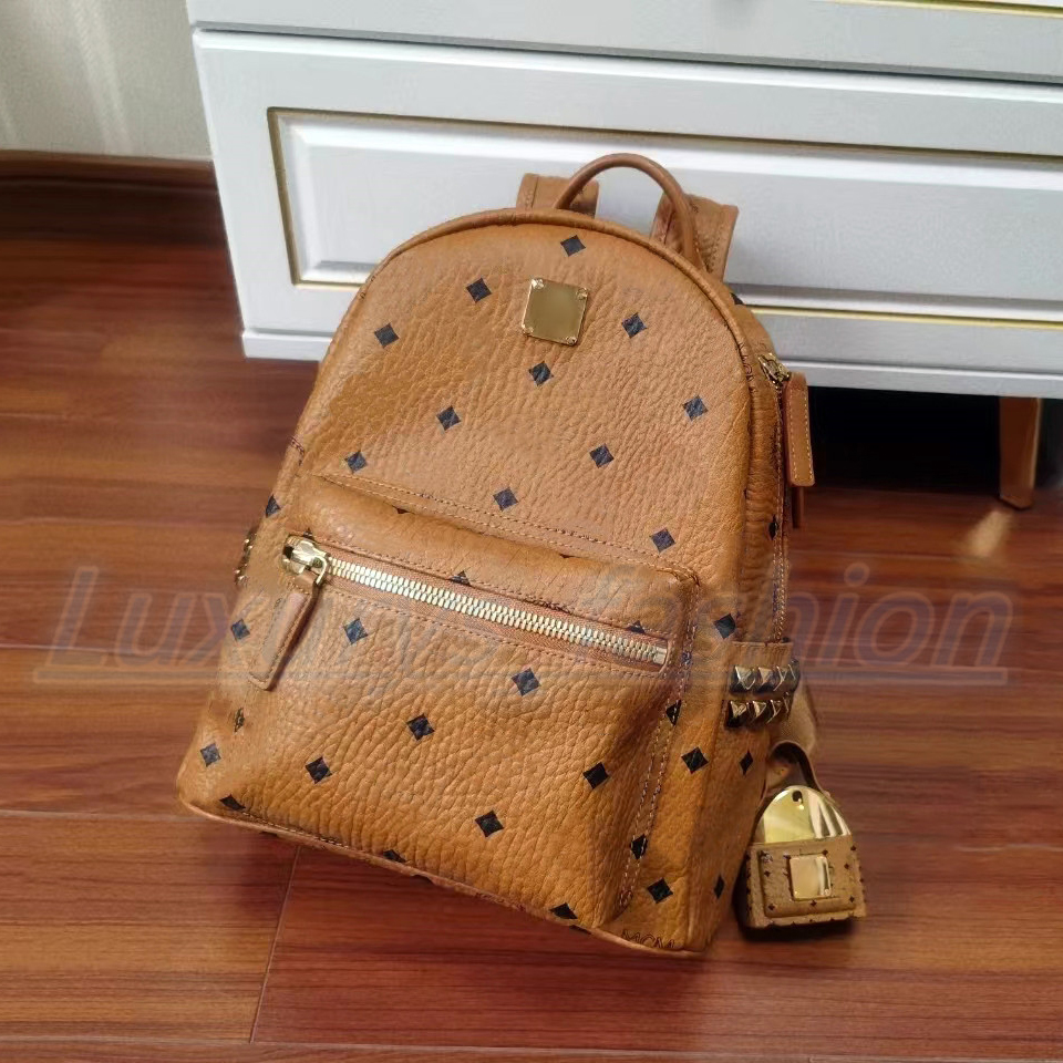 Luxurys designers backpack fashion School bag shoulder handbag classic Genuine Leather women men back pack canvas Sport Outdoor travel top handle book mochila gift, Pink
Luxurys designers backpack fashion School bag shoulder handbag classic Genuine Leather women men back pack canvas Sport Outdoor travel top handle book mochila gift, Pink