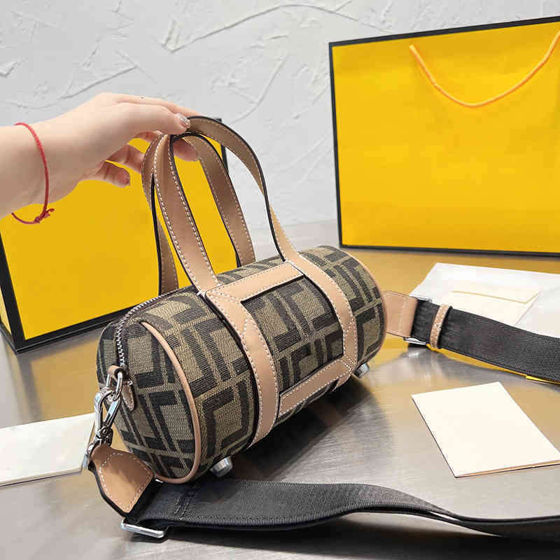 Evening Bags Bag Shoulder FENbag Designer Bags The Tote Bag Women Leather Handbag Pillow Letters Print Crossbody Bags Shopping Travel 22082, Fenbag-blue
Evening Bags Bag Shoulder FENbag Designer Bags The Tote Bag Women Leather Handbag Pillow Letters Print Crossbody Bags Shopping Travel 22082, Fenbag-blue