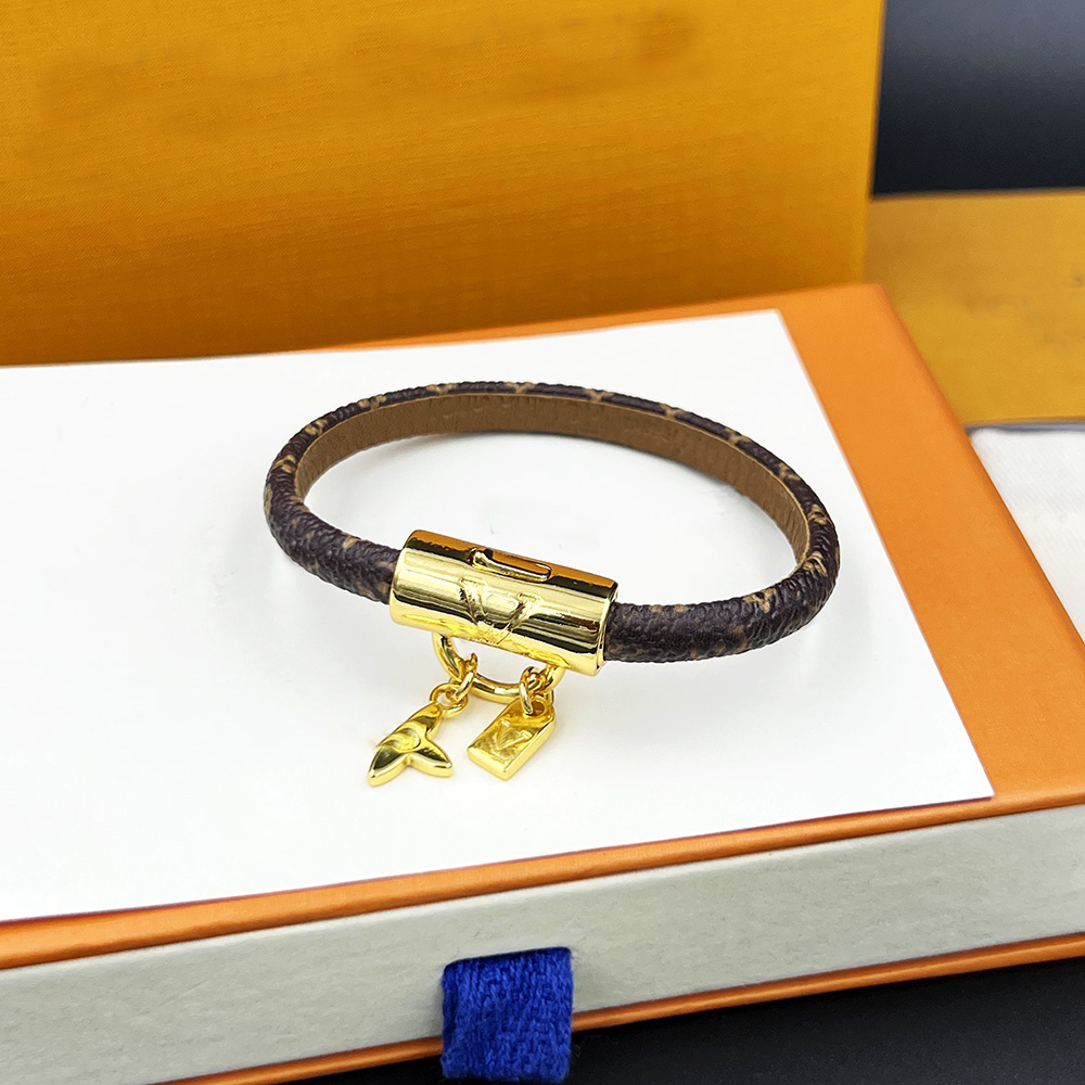 Luxury Designer Jewelry M8074E Bracelet Presbyopia Leather Bracelets Fashion For Men Women Leather Elegant Bangle With Box Dustbag