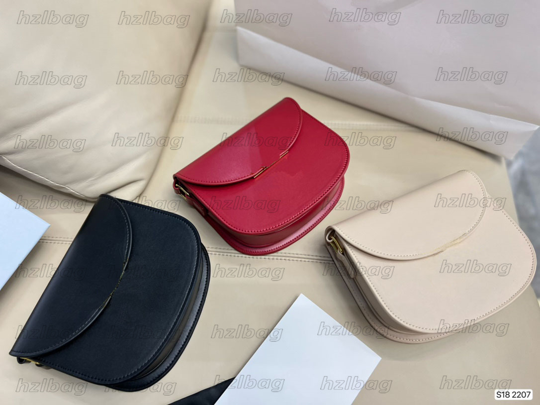 Luxury Designer Saddles Bag Womens Leather Pochette Handbags Brand Crossbody Metal Sign Clutch Shoulder Bags 2207, Color 01
Luxury Designer Saddles Bag Womens Leather Pochette Handbags Brand Crossbody Metal Sign Clutch Shoulder Bags 2207, Color 01