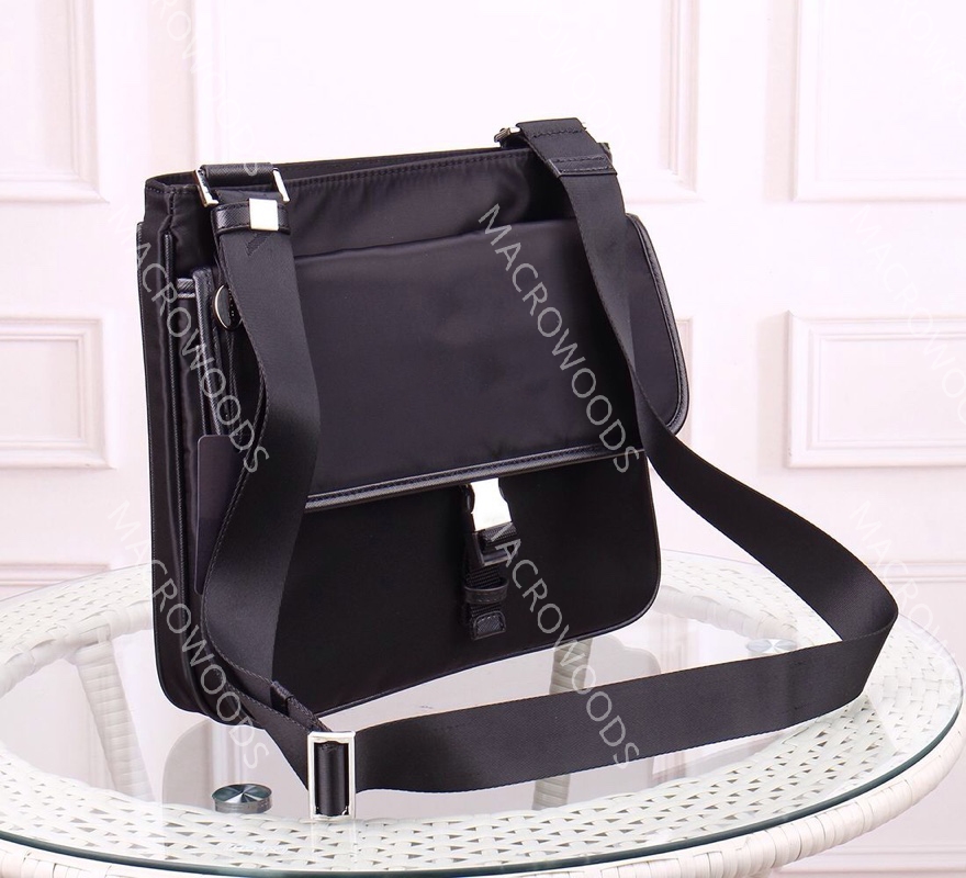 luxury men shoulder bag student bag man messenger bags waterproof material unisex crossbody Cell Phone Pocket purse designer business handbag lady purse 0269, Extra shipping(not for sale)
luxury men shoulder bag student bag man messenger bags waterproof material unisex crossbody Cell Phone Pocket purse designer business handbag lady purse 0269, Extra shipping(not for sale)