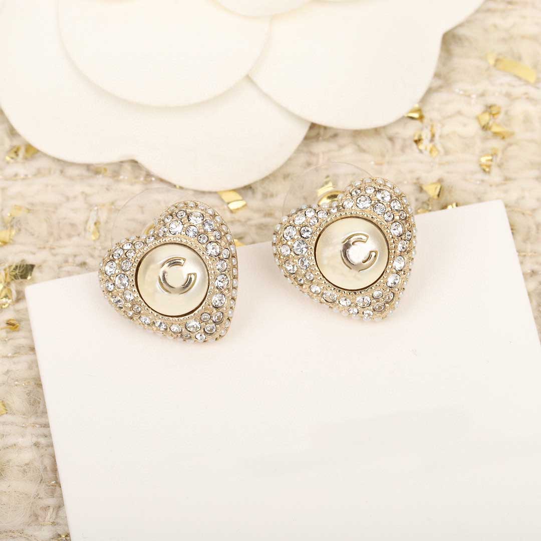 2022 Luxury quality Charm stud earring with diamond and heart shape in 18k gold plated have box stamp PS4443
2022 Luxury quality Charm stud earring with diamond and heart shape in 18k gold plated have box stamp PS4443