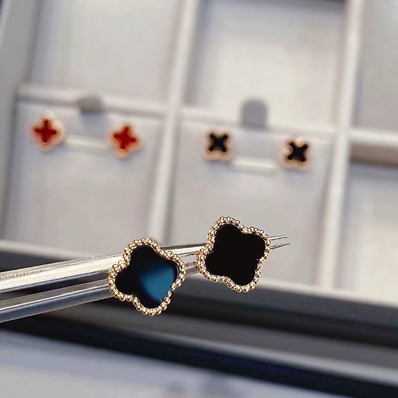 fashion designer womens stud earrings 18k gold earrings pearl shells 4 leaf clover girls valentines day love gift factory wholesale retail
fashion designer womens stud earrings 18k gold earrings pearl shells 4 leaf clover girls valentines day love gift factory wholesale retail