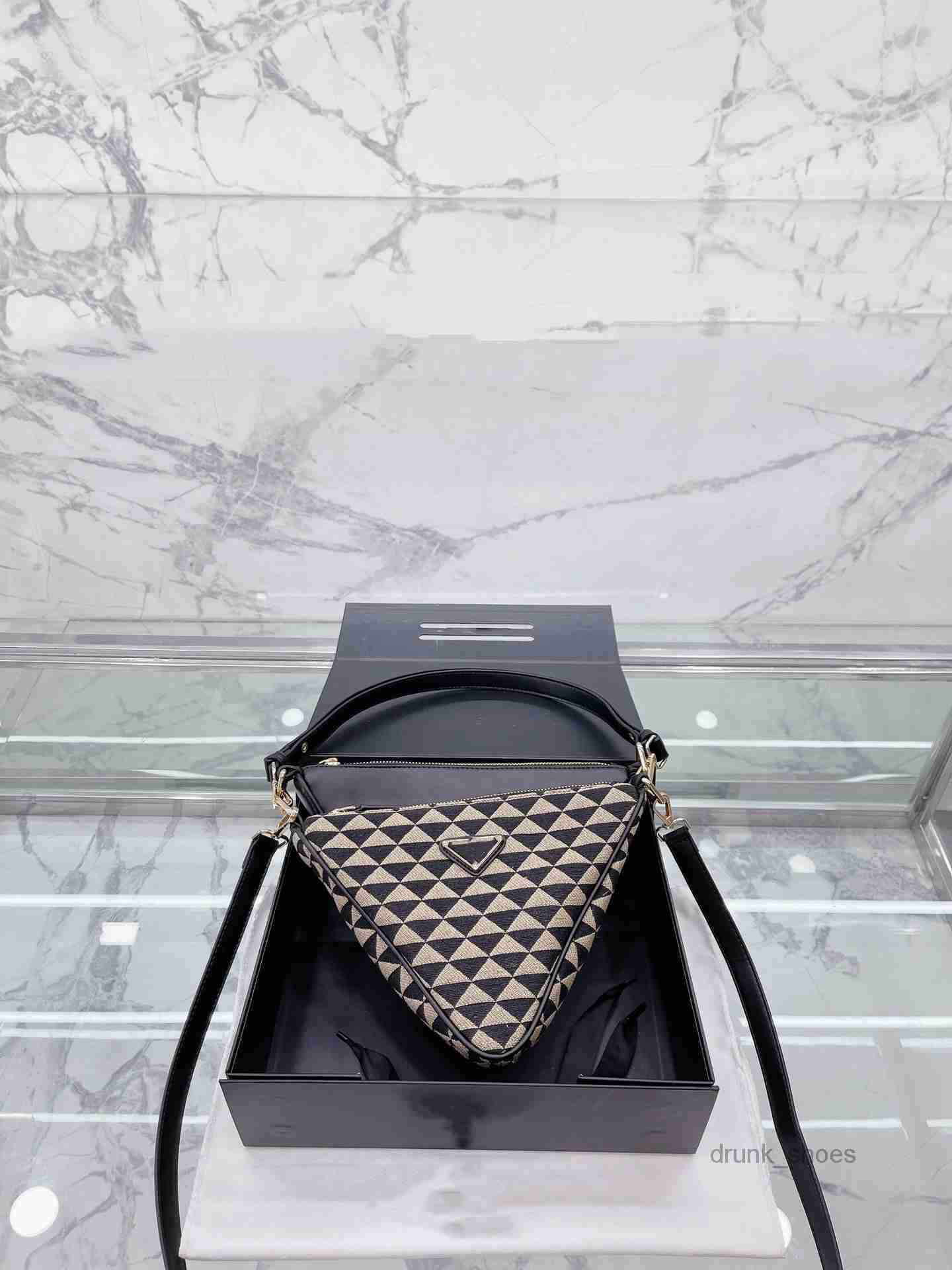 Evening Bags days to arrive fall Luxury bag Designer handbag Underarm Bags of pda purse Fashion Crossbody Shoulder Bag, Green
Evening Bags days to arrive fall Luxury bag Designer handbag Underarm Bags of pda purse Fashion Crossbody Shoulder Bag, Green