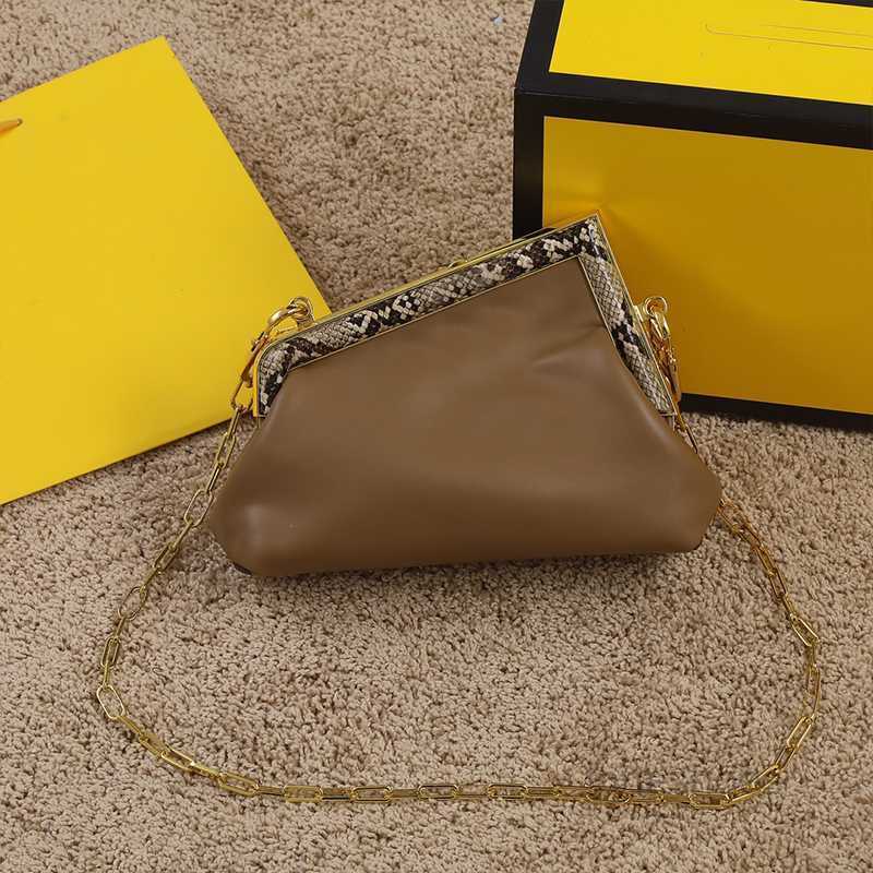 Evening Bags 9 Colors Top Quality Clutch Bag Women HandBag Serpentine Cloud Bag Crossbody Shoulder Bags Chain Purse Large Letter Magnetic H
Evening Bags 9 Colors Top Quality Clutch Bag Women HandBag Serpentine Cloud Bag Crossbody Shoulder Bags Chain Purse Large Letter Magnetic H