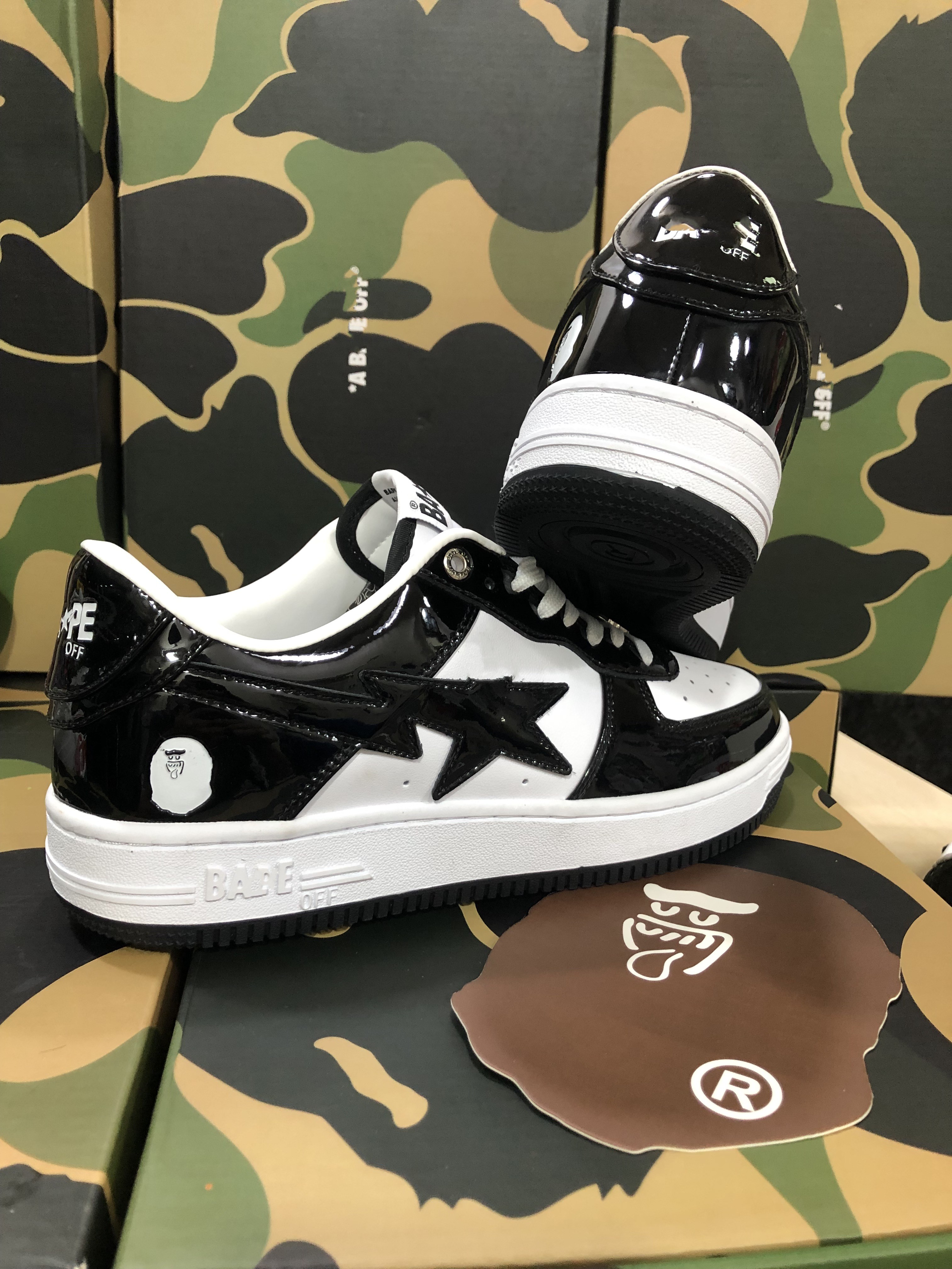 sports sneakers classic platform shoe men women running shoes bapestas baped SK8 bapestaS off Designer camo black white green red orange camouflage trainers, B3
sports sneakers classic platform shoe men women running shoes bapestas baped SK8 bapestaS off Designer camo black white green red orange camouflage trainers, B3