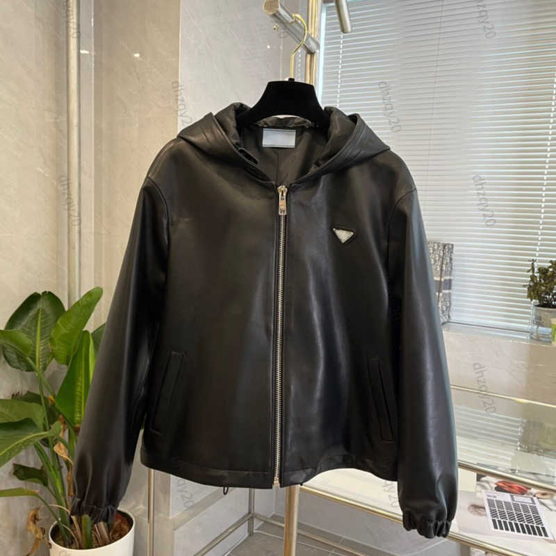 P 22 ra jacket designer hoodie men' autumn and winter luxury brand triangle logo motorcycle jacket couple warm baseball jacket leather jackets, Black
P 22 ra jacket designer hoodie men' autumn and winter luxury brand triangle logo motorcycle jacket couple warm baseball jacket leather jackets, Black