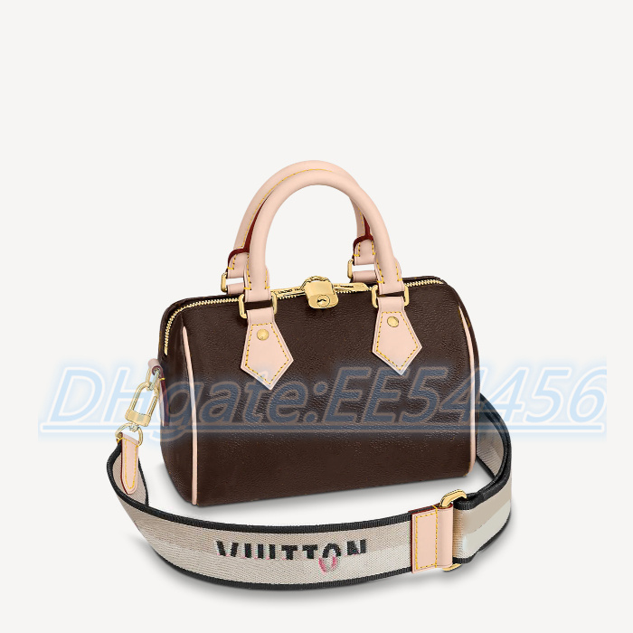 M81085 SPEEDY NANO 20 25 Shoulder trunk Bag tote Designer leather luggage Luxury clutch handbag Sport Duffel travel 7A quality Women's men handbags crossbody Bags, Blue embossing
M81085 SPEEDY NANO 20 25 Shoulder trunk Bag tote Designer leather luggage Luxury clutch handbag Sport Duffel travel 7A quality Women's men handbags crossbody Bags, Blue embossing