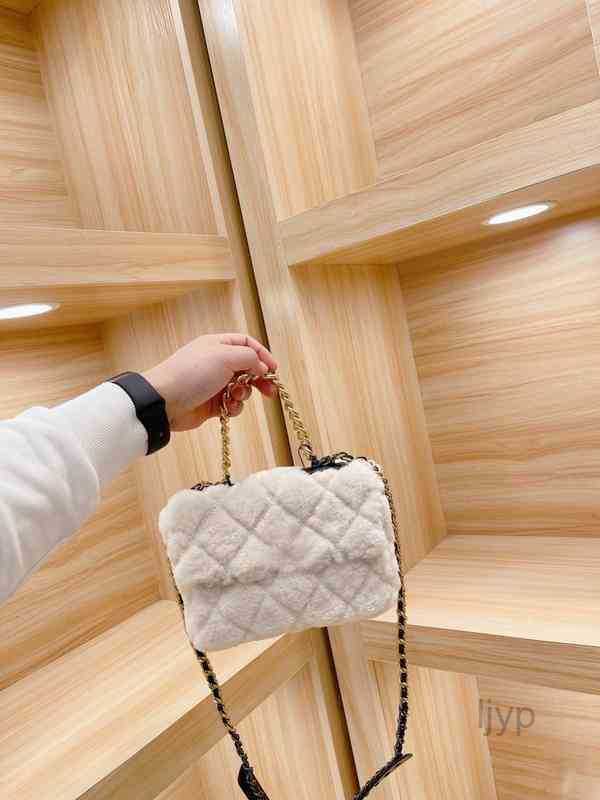 Evening Bags Crossbody Bags Luxury Brand Designer Fashion Simple Small Square Women's 5A Quality Chain Mobile Phone Fur Handbags 2022, Black
Evening Bags Crossbody Bags Luxury Brand Designer Fashion Simple Small Square Women's 5A Quality Chain Mobile Phone Fur Handbags 2022, Black