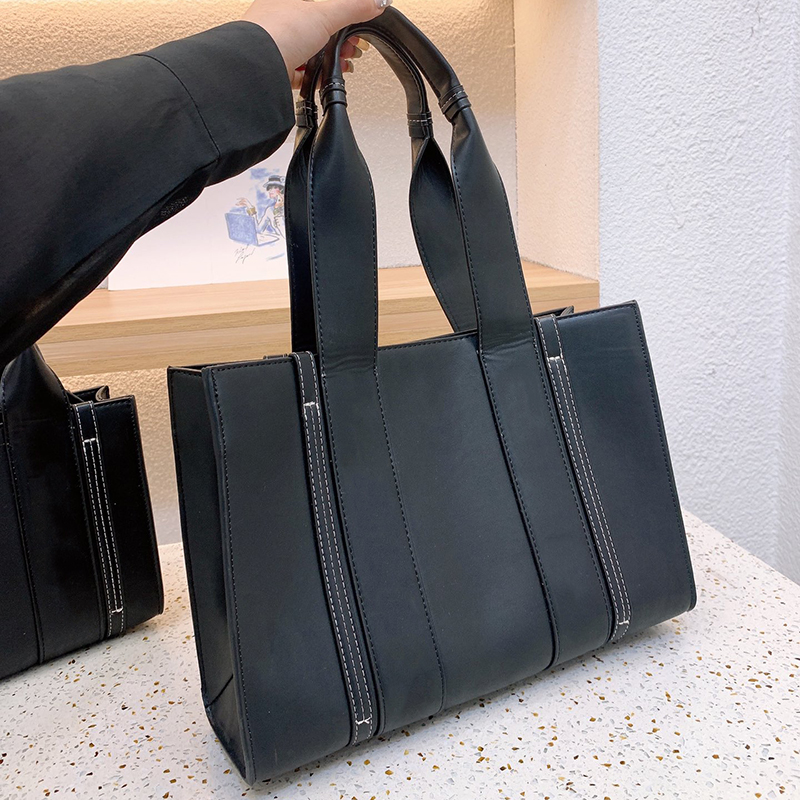 Designer Woody Tote Bag Womens Fashion Leather Handbags Woman Shopping Bag Luxurys Crossbody Totes Purse Black Brown Handle 2209241D, Brown(26*21)
Designer Woody Tote Bag Womens Fashion Leather Handbags Woman Shopping Bag Luxurys Crossbody Totes Purse Black Brown Handle 2209241D, Brown(26*21)
