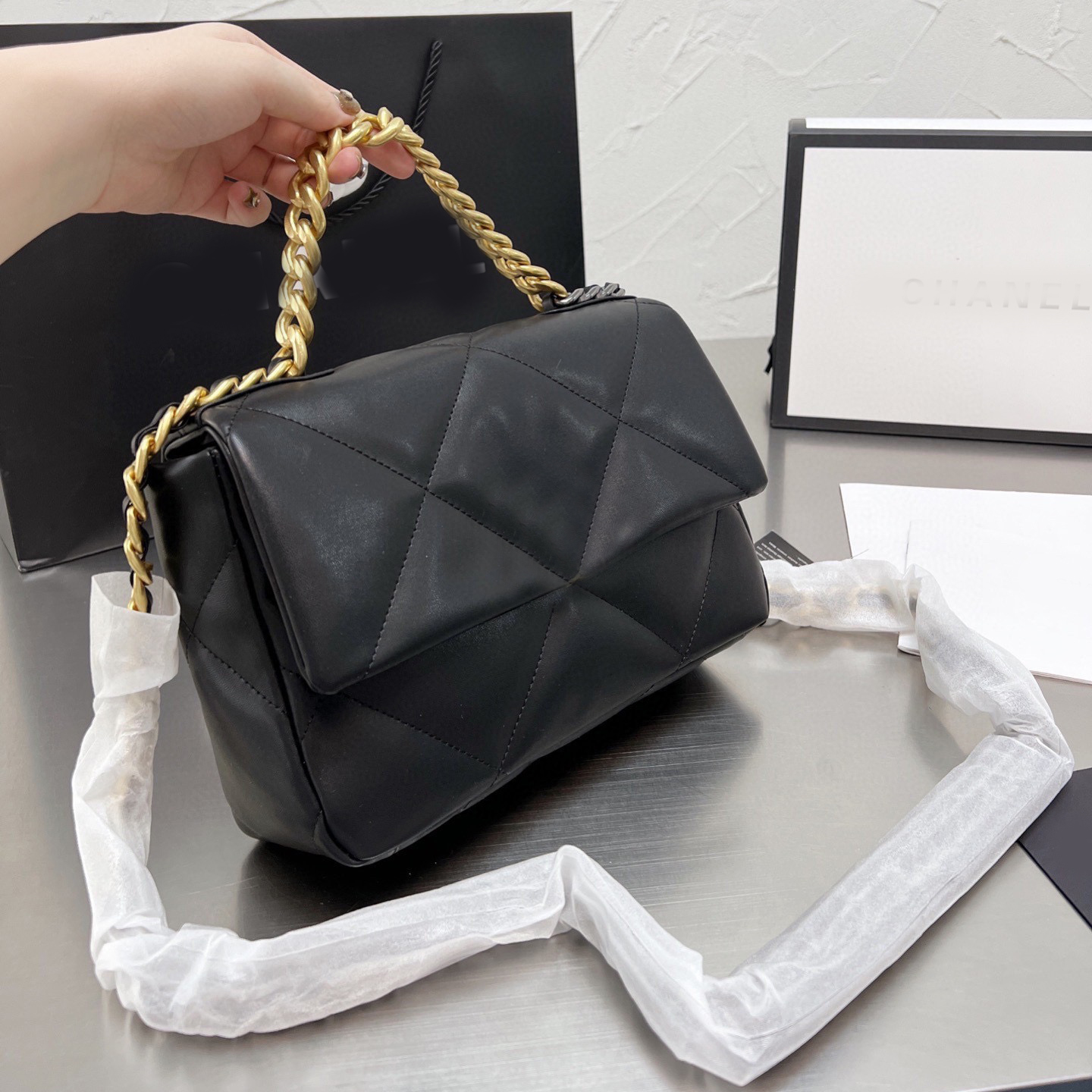 Luxury Designer bag Shoulder Handbags C Quality Top Fashion women wallets Clutch totes CrossBody cowhide classic chain Messenger bags Ladies purse 5A handbag, No bags
Luxury Designer bag Shoulder Handbags C Quality Top Fashion women wallets Clutch totes CrossBody cowhide classic chain Messenger bags Ladies purse 5A handbag, No bags