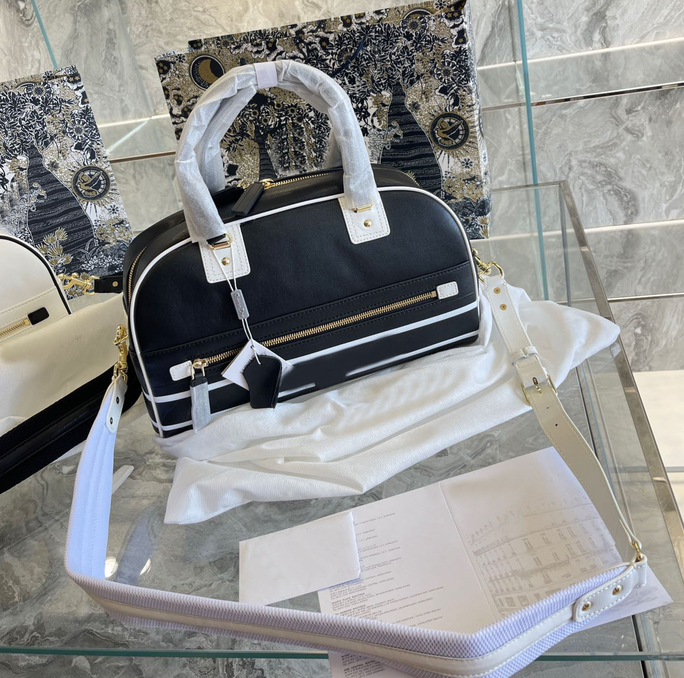 Luxury Designer bag Shoulder Handbags D Quality High Fashion women wallets Clutch totes CrossBody cowhide shopping travel bowling bags Ladies purse 5A handbag, With logo
Luxury Designer bag Shoulder Handbags D Quality High Fashion women wallets Clutch totes CrossBody cowhide shopping travel bowling bags Ladies purse 5A handbag, With logo