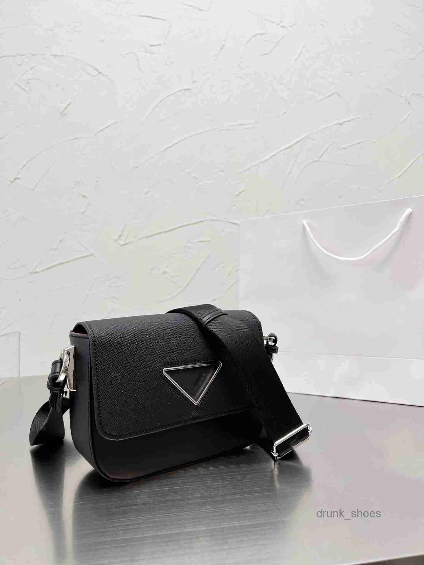 Evening Bags Fashion Lightweight and Versatile Women's Luxury Designer Bags Handbags Crossbody Shoulder Black White Brown Messenger Bag
Evening Bags Fashion Lightweight and Versatile Women's Luxury Designer Bags Handbags Crossbody Shoulder Black White Brown Messenger Bag