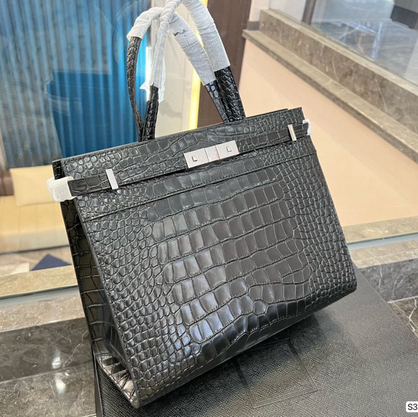Luxury Designer bag Shoulder Handbags Y Quality High Fashion women wallets Clutch totes CrossBody cowhide Leather Manhattan baguette bags Ladies purse 5A handbag, With logo
Luxury Designer bag Shoulder Handbags Y Quality High Fashion women wallets Clutch totes CrossBody cowhide Leather Manhattan baguette bags Ladies purse 5A handbag, With logo