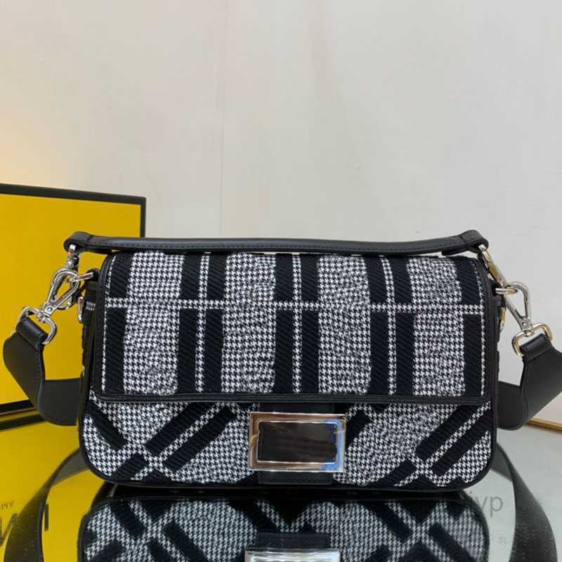 Evening Bags Embroidery Baguette Bag Crossbody Bags Shoulder Handbags Fashion Women Clutch Purse Flap Square Metal Letter Hasp Hardware Removable Strap Wallets, Black
Evening Bags Embroidery Baguette Bag Crossbody Bags Shoulder Handbags Fashion Women Clutch Purse Flap Square Metal Letter Hasp Hardware Removable Strap Wallets, Black