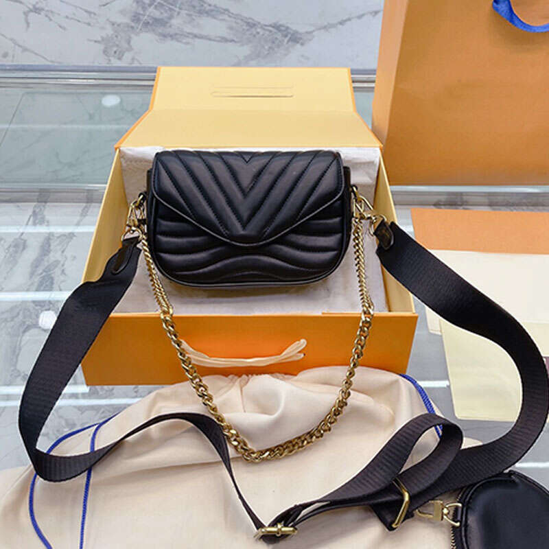 Evening Bags Women New Wave Crossbody Bag Quilted Flap Shoulder Messenger Bags Genuine Leather Fashion Letters Removable Strap Solid Color
Evening Bags Women New Wave Crossbody Bag Quilted Flap Shoulder Messenger Bags Genuine Leather Fashion Letters Removable Strap Solid Color