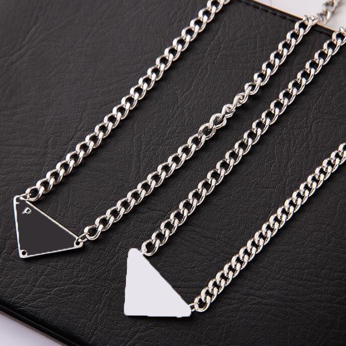 23ss Black White 2color Triangle Letter Pendant Necklace Luxury Brand Designer Statement Jewelry Titanium Steel Necklaces Chain Men Women Unisex Gift
23ss Black White 2color Triangle Letter Pendant Necklace Luxury Brand Designer Statement Jewelry Titanium Steel Necklaces Chain Men Women Unisex Gift