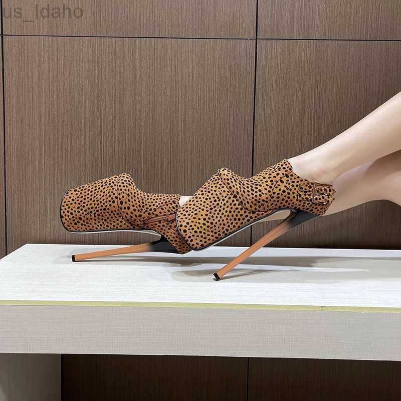 Boots Crossdresser Spring Autumn Women's high boots 22cm Thin Heels zipper 19cm Leopard Pumps 30cm Ankle Motorcycle botte femme botas L220923
Boots Crossdresser Spring Autumn Women's high boots 22cm Thin Heels zipper 19cm Leopard Pumps 30cm Ankle Motorcycle botte femme botas L220923