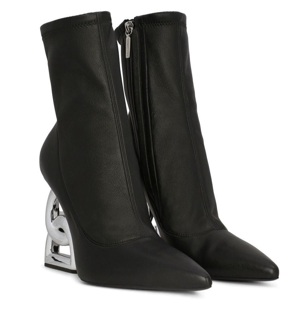 Winter Luxury Keira Ankle Boots Women Nappa Leather Pop D-heels Rounded Toe gold-colored Metal Booties Baroque Heel Lady Fashion Booty
Winter Luxury Keira Ankle Boots Women Nappa Leather Pop D-heels Rounded Toe gold-colored Metal Booties Baroque Heel Lady Fashion Booty