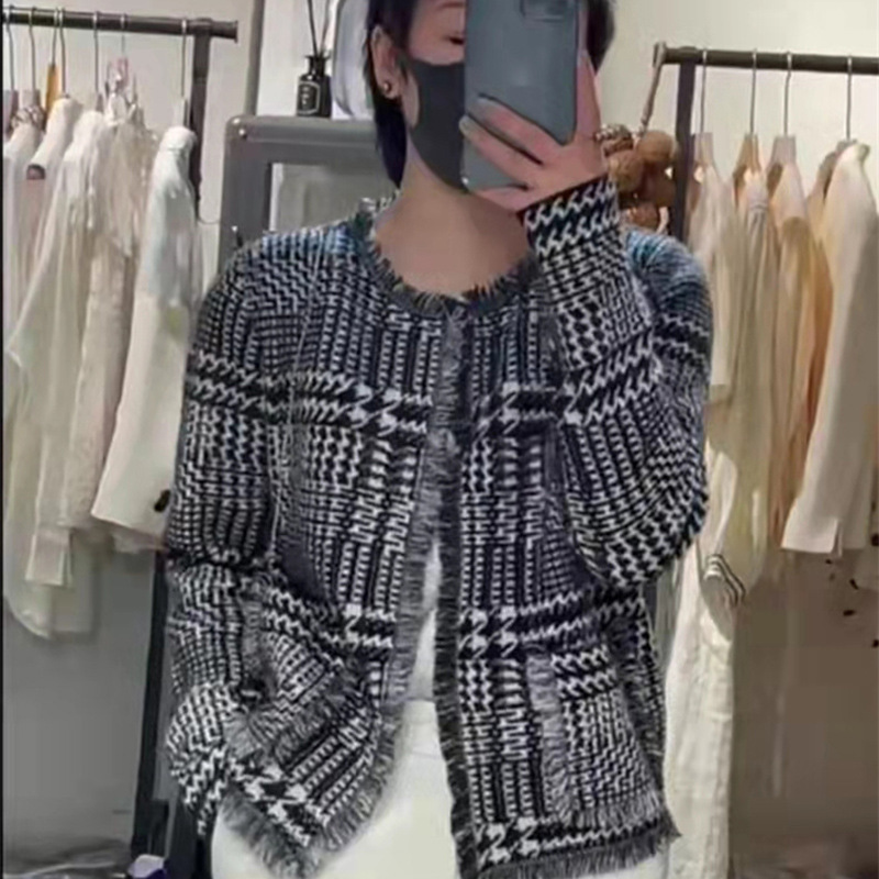 Womens Knits Tees autumn and winter wool sweater cardigan houndstooth fringed short top sweater coat thick round neck women 220923