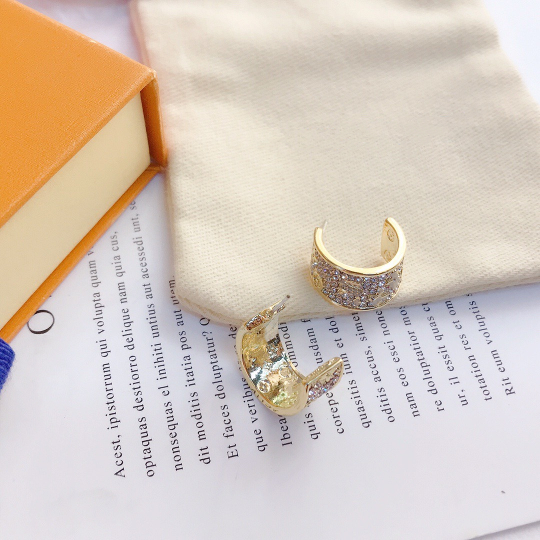 Easy chic stud tiny simple jewelry men letter studs Classic design earrings 316L Stainless Steel silver gold rose elegant women earring Wholesale